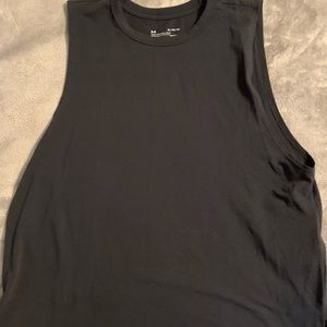 Under Armour Women’s tank. New w/ tags. Never worn. Size XL